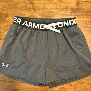 Girls UA shorts youth L